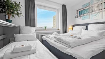 1 bedroom, desk, iron/ironing board, WiFi