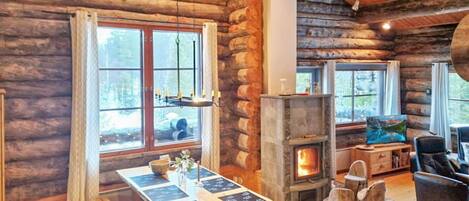 المنشأة من الداخل