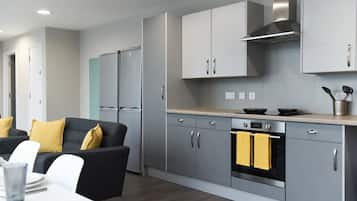 Single Room, Non Smoking | Shared kitchen
