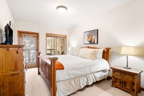 1 bedroom, iron/ironing board, travel cot, free WiFi