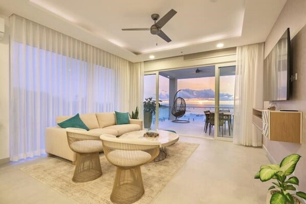 Living area - Serviced Apartments La Vista 305 (Tamarindo)