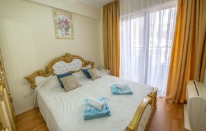 1 habitación, tabla de planchar con plancha, wifi y ropa de cama