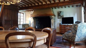 Dining - La chasse - a beautiful cottage between coast and countryside (Anglesqueville-la-Bras-Long)