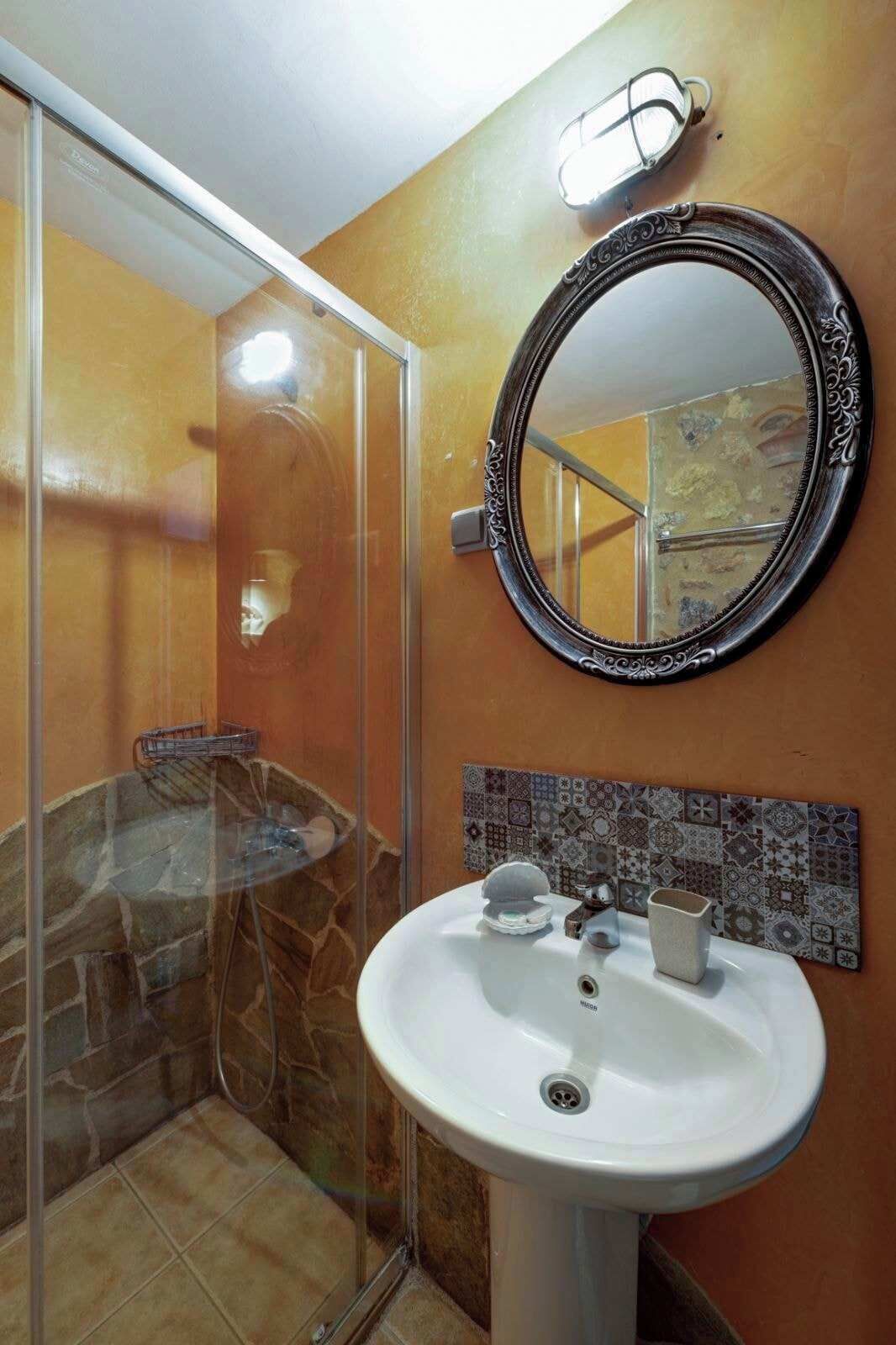 淋浴设施、吹风机、毛巾