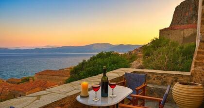 Seaview Dream Suite – Pablito House Monemvasia