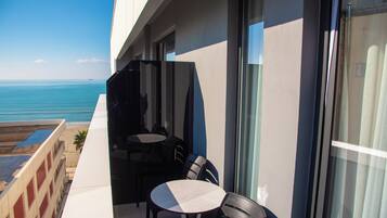 Chambre Double Supérieure, balcon, vue partielle sur la mer | Vue depuis le balcon