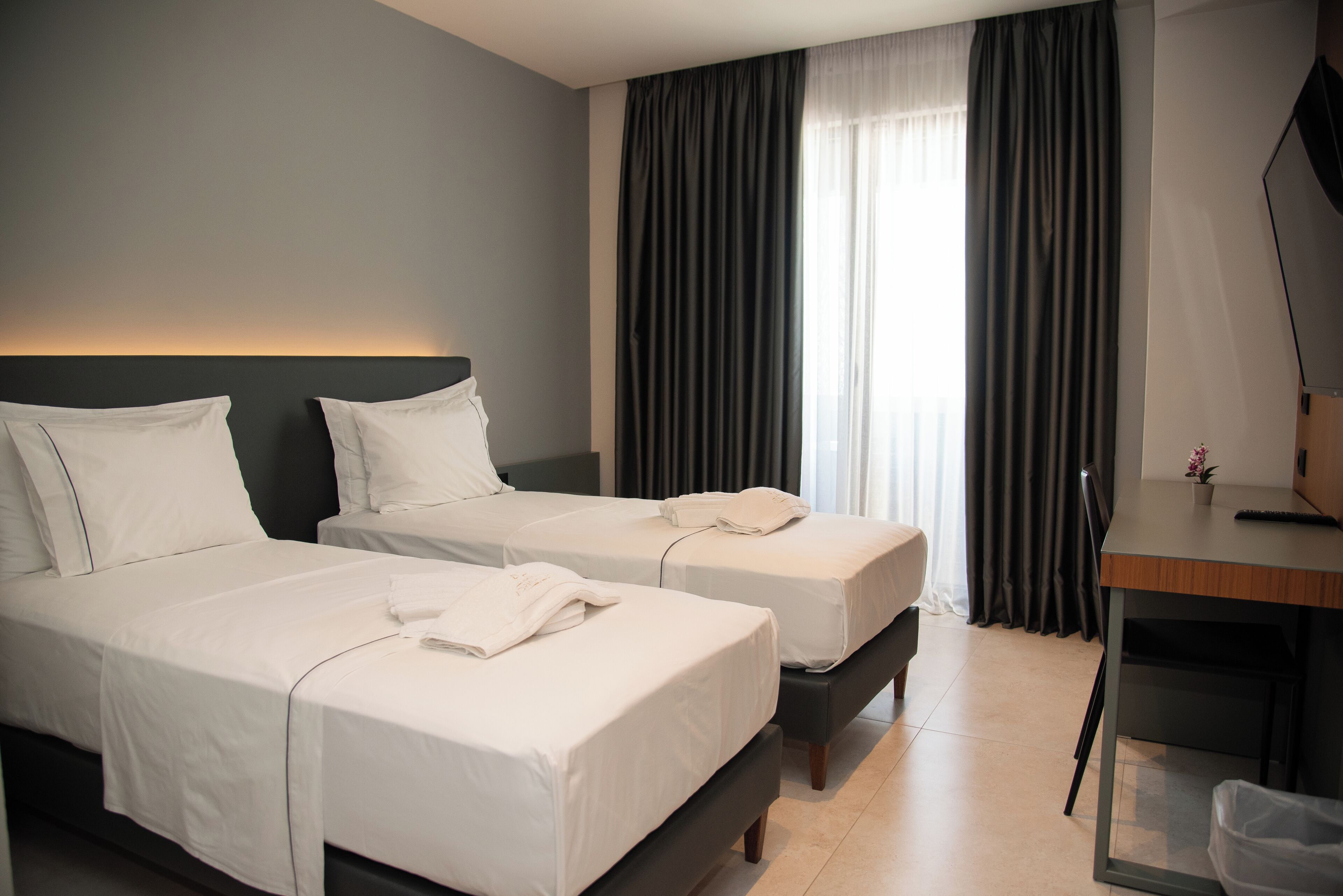 Superior dubbelrum - balkong - havsutsikt | Värdeförvaringsskåp på rummet, ljudisolering och strykjärn/strykbräda