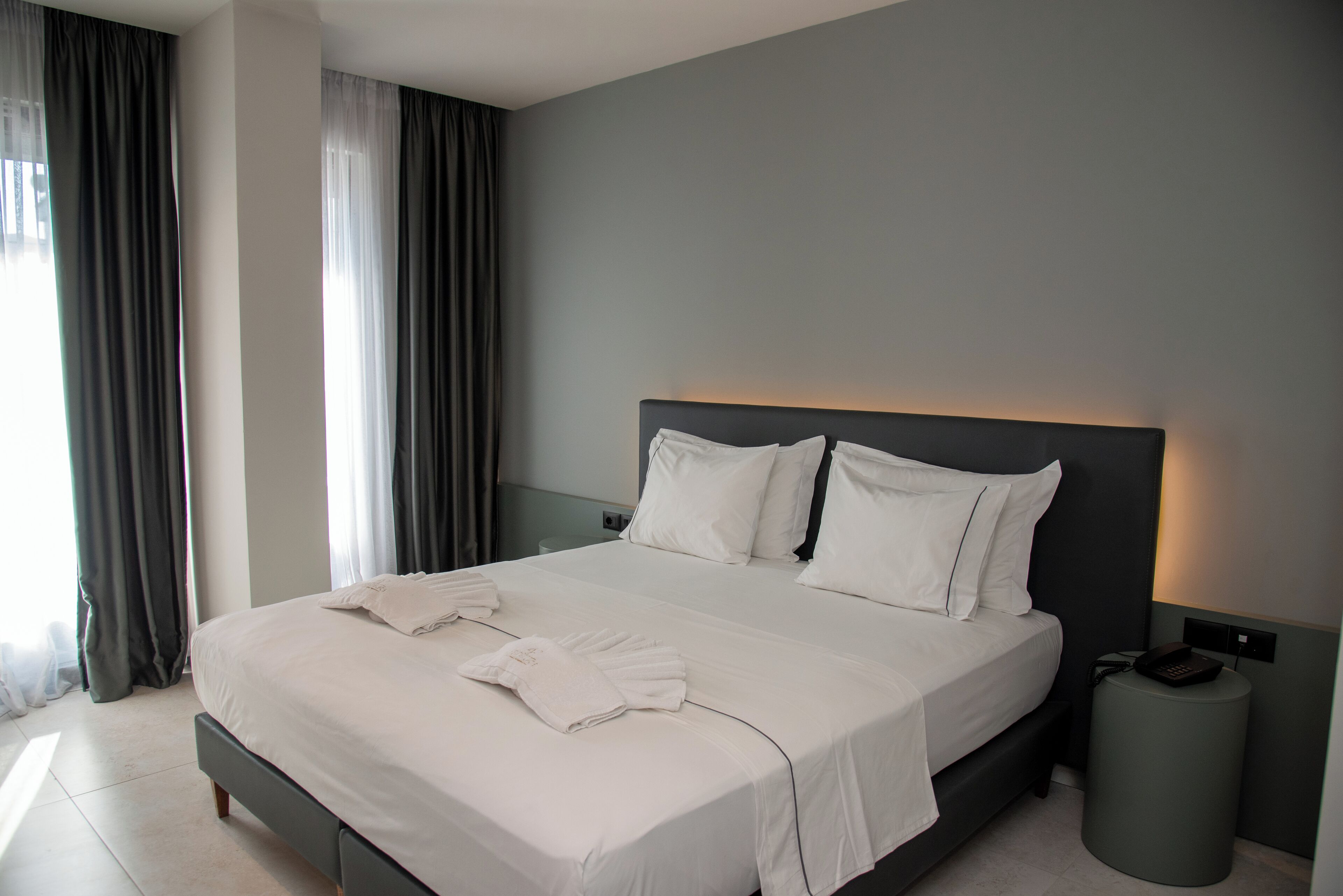 Superior dubbelrum - balkong - viss havsutsikt | Värdeförvaringsskåp på rummet, ljudisolering och strykjärn/strykbräda