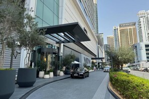 Apartment - DXB - Vida Residences Dubai Marina - 3007 - DM (Dubai)