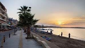 Beach - Casa Gardenia -modern apartment next to the beach and near old town (Chania)