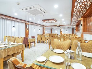Free daily buffet breakfast - Hillside Resort & Spa Pahalgam (Anantnag)