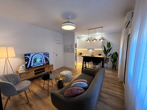 TV - PIO XII XXI - A - Modernity and comfort - Deluxe 1 bedroom apartment (Talavera de la Reina)