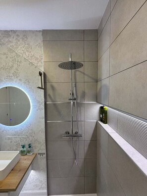 Hair dryer, towels
