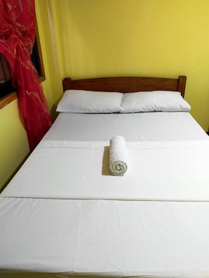 Free WiFi, bed sheets