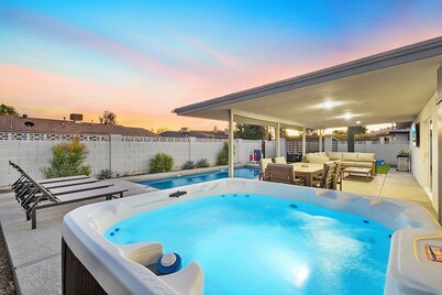 Old Town Heated Pool & Spa Oasis • Cabana•Fire Pit