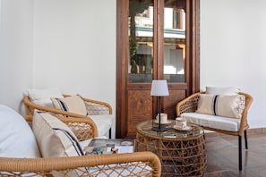 Apartment (2 Bedrooms) | Balcony - Genteel Home Horno Marina (Granada)