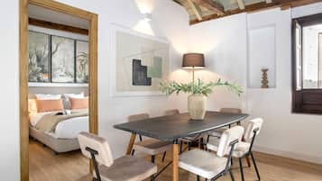 Apartment (2 Bedrooms) | Living room