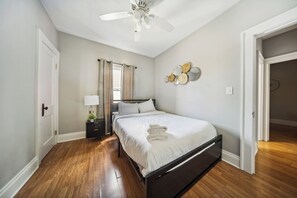 2 dormitorios, escritorio, wifi gratis y ropa de cama
