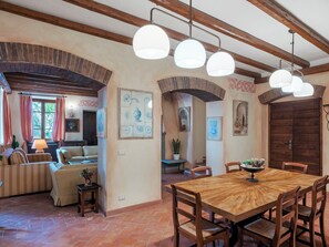 Biệt thự | 6 phòng ngủ 