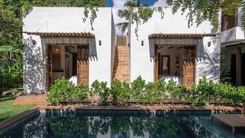 Een minibar, een kluis op de kamer, een strijkplank/strijkijzer