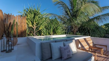 Quarto duplo luxo, varanda, vista para o jardim (Suite Lagoa) | Piscina particular