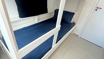 2 quartos, ferros/tábuas de passar roupa, Wi-Fi, roupa de cama