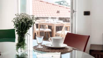 Appartamento, vista montagna | 1 camera, biancheria da letto di alta qualità, copriletto in piuma