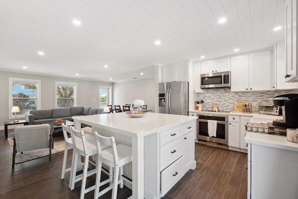 Fridge, microwave, oven, stovetop - Blue Banyan Boathouse w/POOL/DOCK! (Naples)