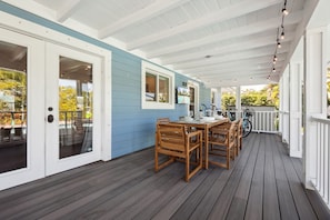 Outdoor dining - Blue Banyan Boathouse w/POOL/DOCK! (Naples)