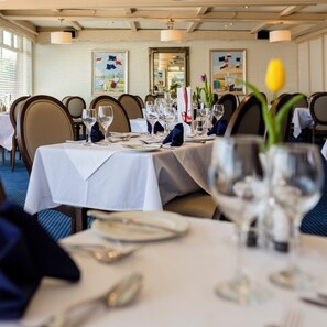 2 restauranter, frokost serveres