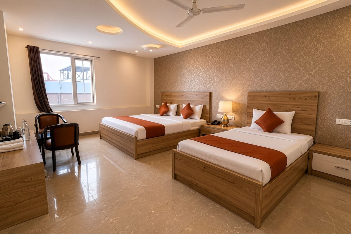 Family Room | Desk, laptop workspace, soundproofing, rollaway beds