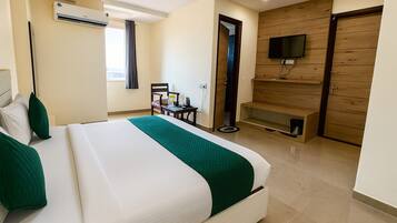 Executive Room | Desk, laptop workspace, rollaway beds, free WiFi