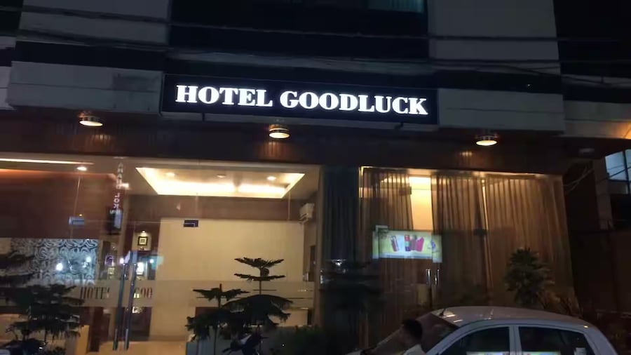 Hotel Good Lucky by JMD Group Near Delhi IGI Airport