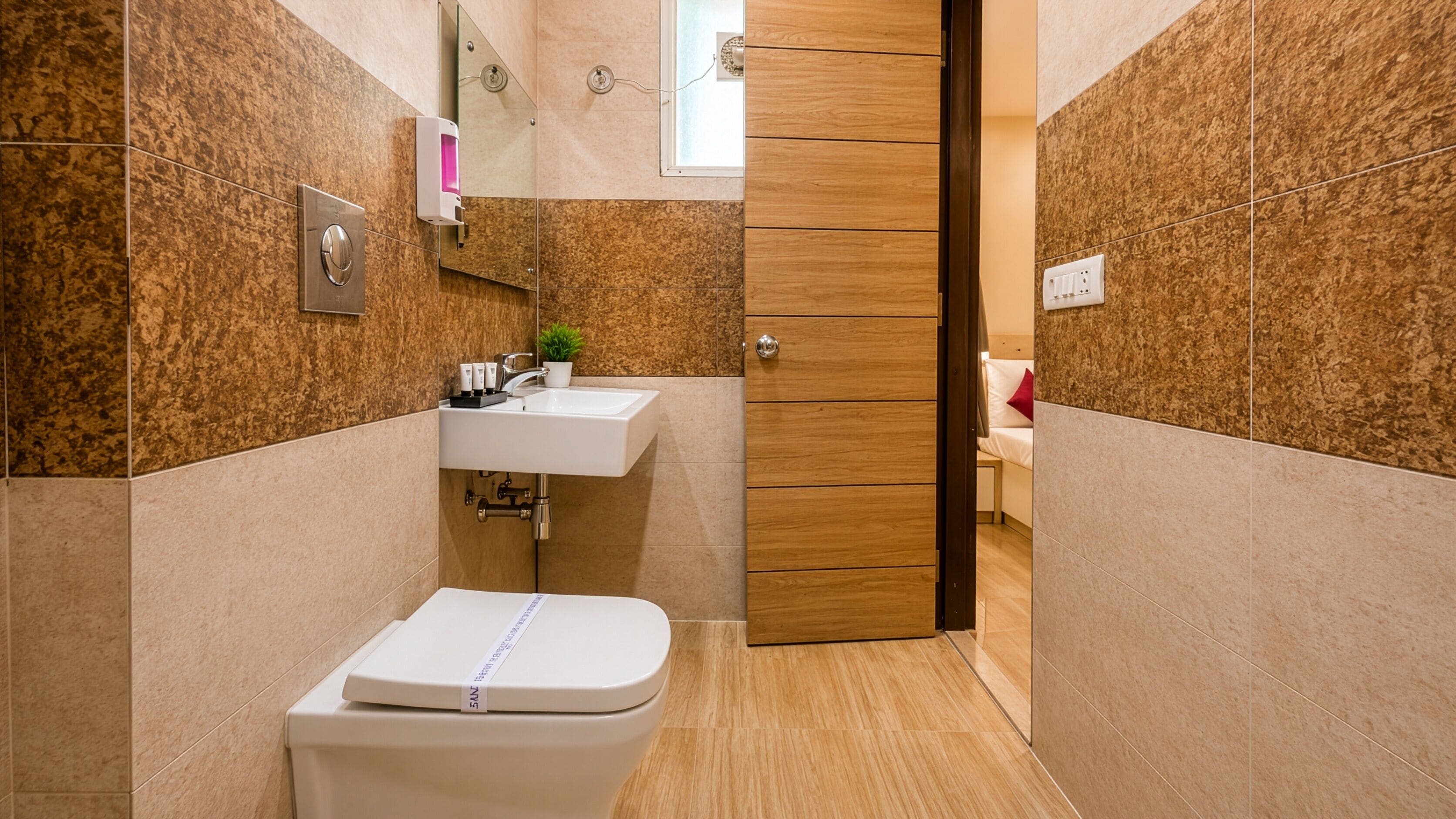 Photo - Hotel Good Luck by JMD Group