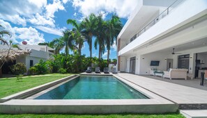 Outdoor pool - Famous Holiday villa ‘’Ginger’’ - 4BR A/C - 300M beaches - Private Pool - Wifi (Las Terrenas)