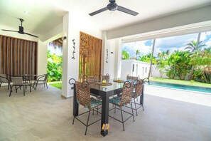 Outdoor dining - Famous Holiday villa ‘’Ginger’’ - 4BR A/C - 300M beaches - Private Pool - Wifi (Las Terrenas)