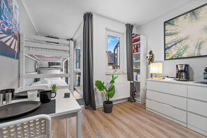 1 soverom, skrivebord, strykejern/-brett og wi-fi