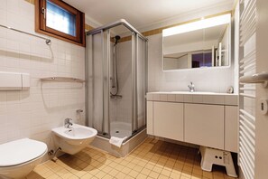 Apartment, 2 Schlafzimmer, Terrasse | Badezimmer | Bidet