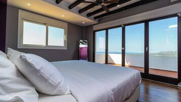 Villa | 4 bedrooms, iron/ironing board, free WiFi, bed sheets