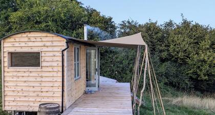 Cwtch Bryn | Off-grid Escape | Wilder Nature