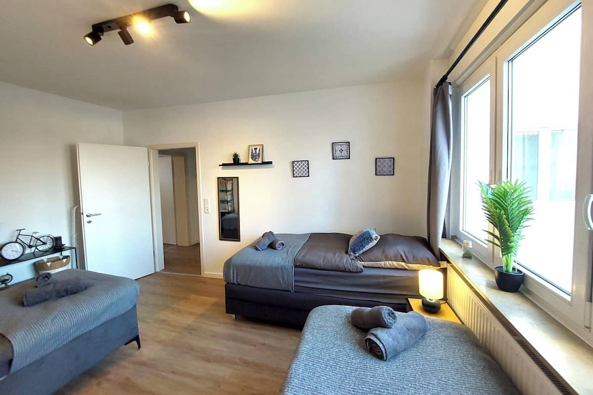 Business Condo, 3 Bedrooms, Non Smoking, Refrigerator & Microwave | 1 bedroom, individually decorated, individually furnished