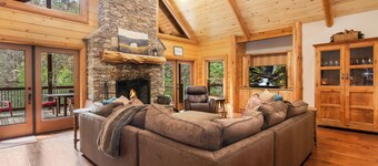 New! 7 bedroom creek front cabin, on 7 acres 
