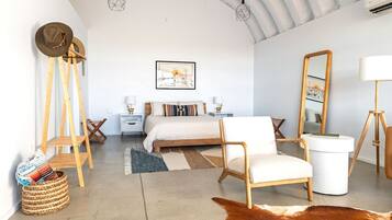 1 bedroom, desk, iron/ironing board, WiFi