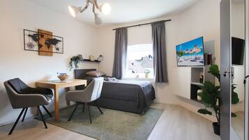 1 bedroom, individually decorated, individually furnished