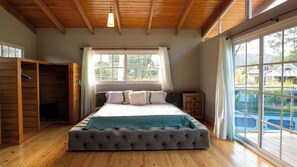 4 bedrooms, iron/ironing board, WiFi, bed sheets