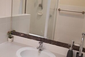 Iron/ironing board - Victor Central Cottage Perfect Location (Victor Harbor)