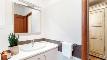 Apartment, Mountain View | Bathroom