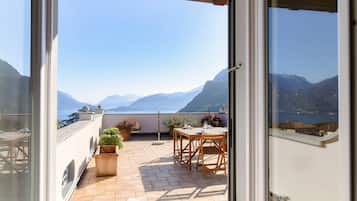 Apartment, Mountain View | 4 bedrooms, premium bedding, down comforters, iron/ironing board