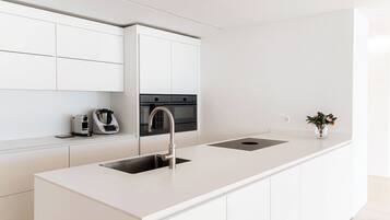 Espresso maker, electric kettle, toaster, highchair