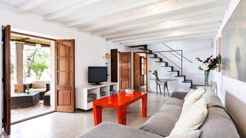 Smart TV, table tennis